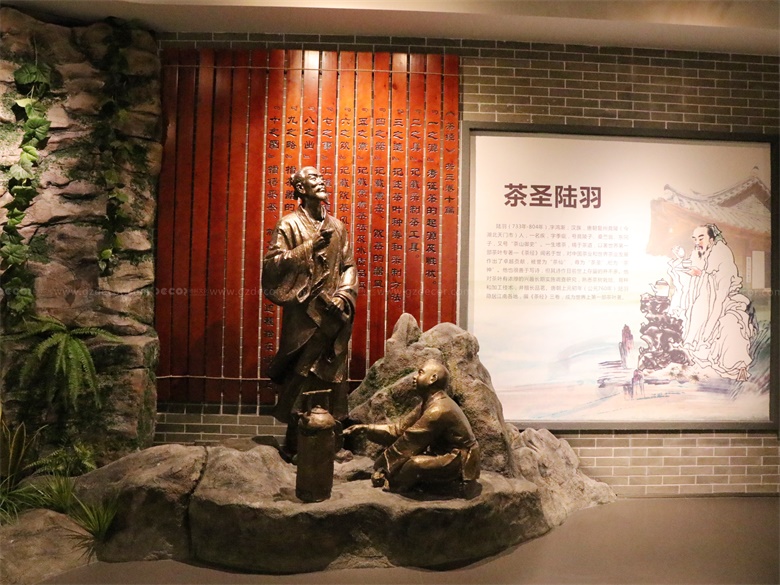 展館設計雕塑創作中，如何考慮作品的比例和尺寸？