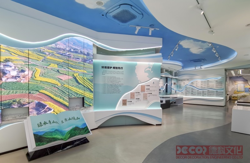 如何在環境保護展廳裝修中設計可持續的展廳舒適性和人機工程學？