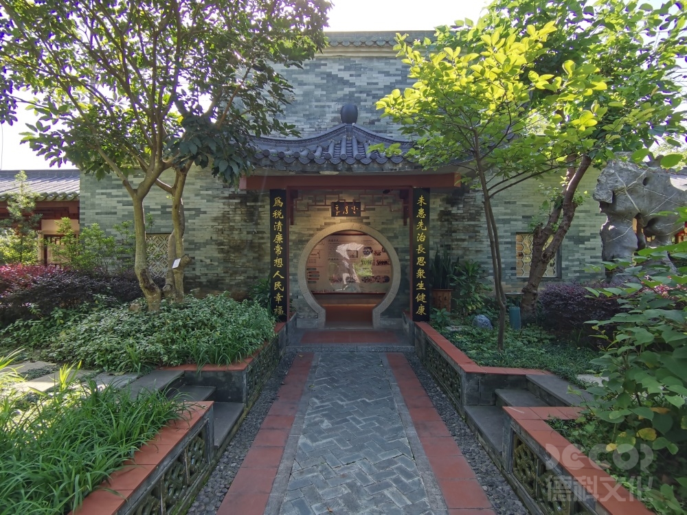 自然歷史展覽館設(shè)計(jì)中如何展示生態(tài)系統(tǒng)的功能？